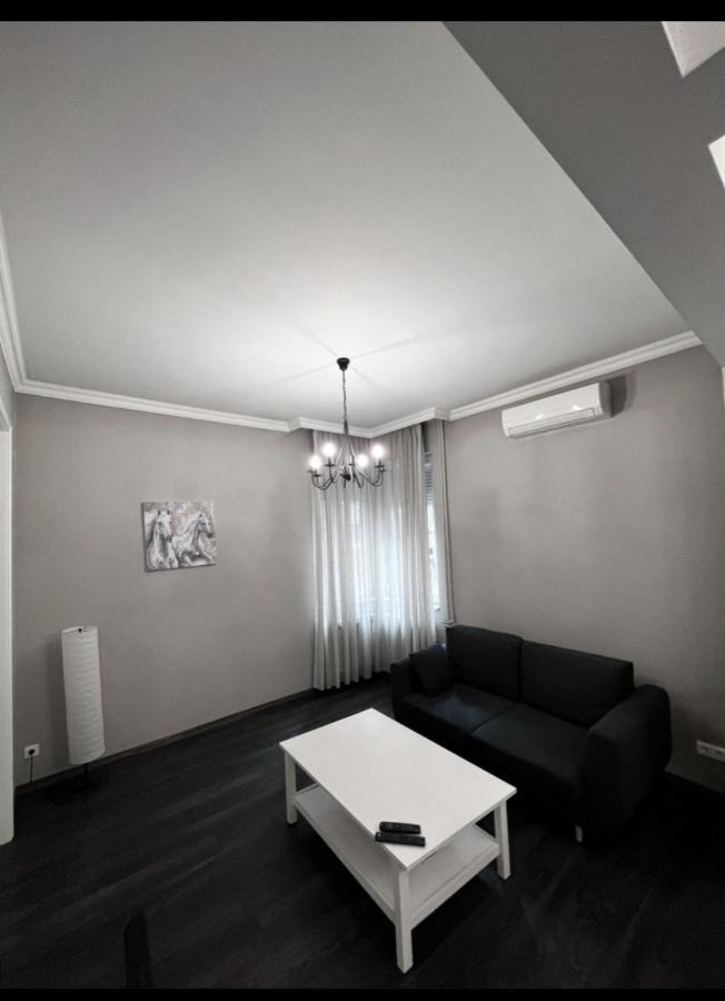 Doctors Garden Appartment 소피아 외부 사진